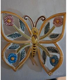 Farfalla in ceramica dipinta
