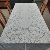 tovaglia da tavola più  copriletto