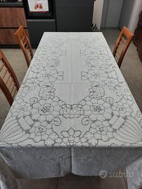 tovaglia da tavola più  copriletto