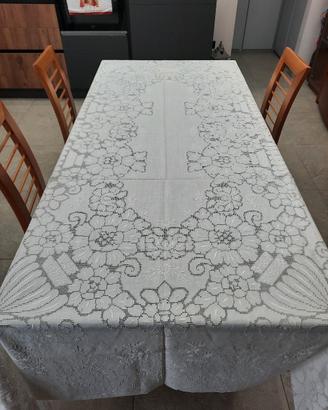 tovaglia da tavola più  copriletto