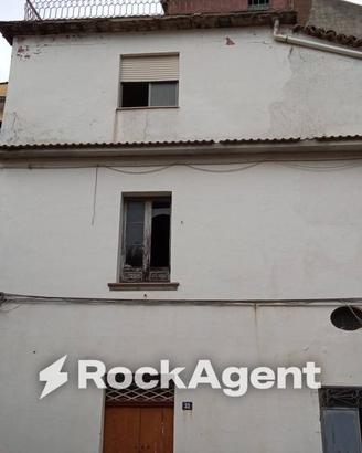 Casa indipendente di 70 m² con 3 locali e box auto