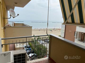 Monolocale luglio direttamente sul mare