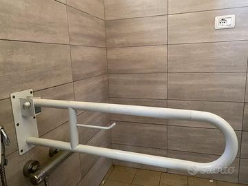 Maniglione per bagno disabili