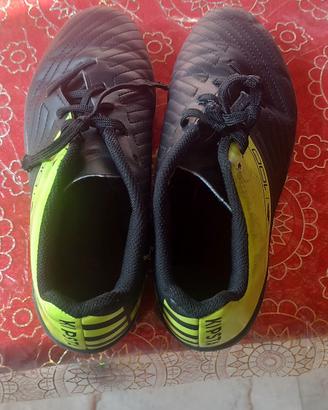 scarpe calcio e ginnastica  n 35 decathlon 