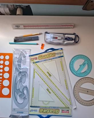 Set 12 strumenti per il disegno tecnico