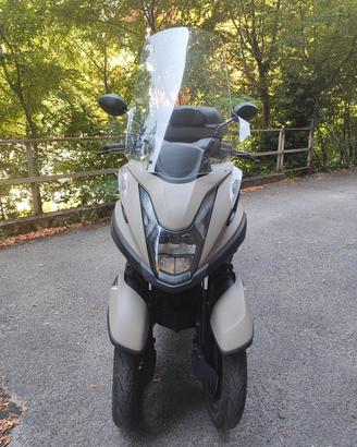 Tricity 125