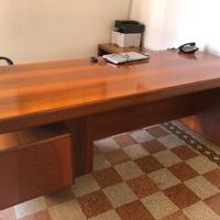 Scrivania Presidenziale+Armadio Vetrina Coordinato