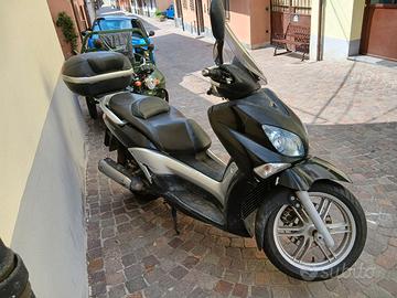 scooter Yamaha x city 250