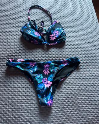Bikini con fantasia floreale