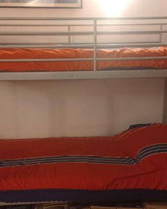 Letto a castello Ikea 200 x 90 con materassi