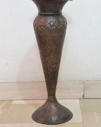 Antico Vaso Liberty in Rame Arts And Crafs I. 900