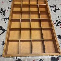 VETRINETTA ESPOSITIVA A 24 SCOMPARTI