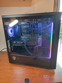 pc gaming completo di monitor mouse e tastiera