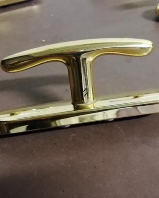 Maniglie per finestre in ottone