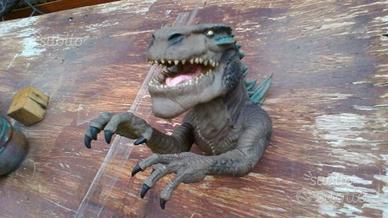 Godzilla pupazzo a mano raro