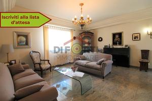 Appartamento Versatile di 200 mq in Zona Archimede