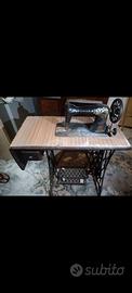 Antica macchina da cucire Singer
