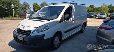 Peugeot Expert 2.0 Furgone pronto al lavoro