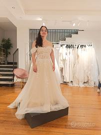 Abito da sposa + velo MAI USATO
