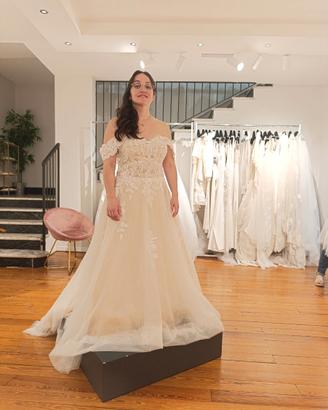 Abito da sposa + velo MAI USATO