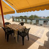 1-10 agosto: fronte mare con terrazzo e p.auto