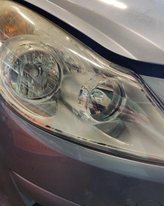 Proiettore destro OPEL CORSA D del 2009