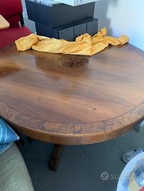 Tavolo in radica