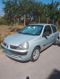 Automobile Renault Clio
