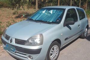 Automobile Renault Clio