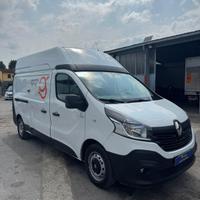 0374 FURGONE RENAULT TRAFIC TETTO ALTO 2017