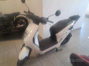 Honda EM1 e 50 elettrico 2024 Permute garanzia fin