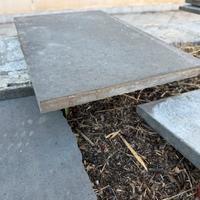 Lastre di pietra lavica dell’etna