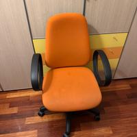 Sedia da scrivania girevole da ufficio arancione