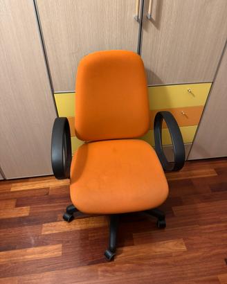 Sedia da scrivania girevole da ufficio arancione