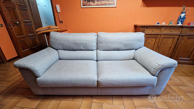 Divano 3 posti grigio