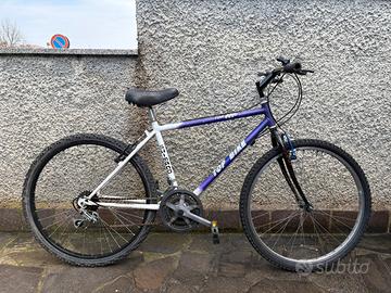 Bicicletta Mountain bike 26”
