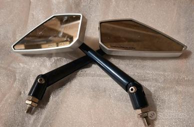 Specchietti universali moto e scooter
