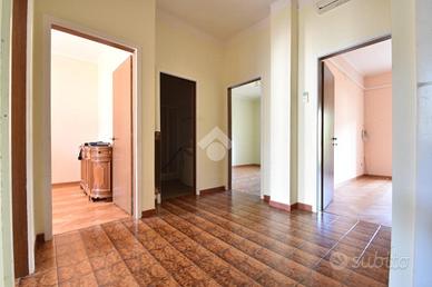 3 LOCALI A TRIESTE