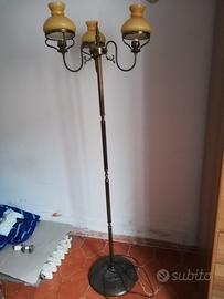 Lampada antica da terra