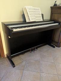 Pianoforte digitale Yamaha Arius YDP-135
