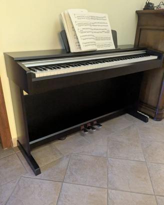 Pianoforte digitale Yamaha Arius YDP-135