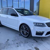 SKODA Octavia 2.0 TDI CR 4x4 DSG Wagon RS