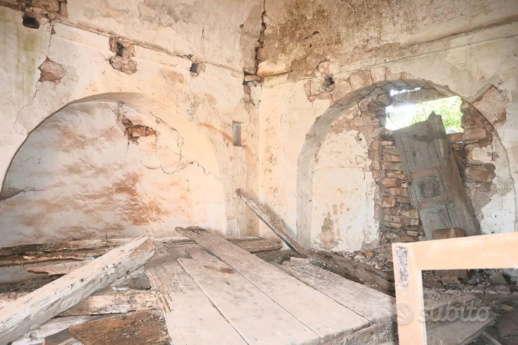 Rustico / Casale di 190 m² con 3 locali a Alberobe - Vista 4