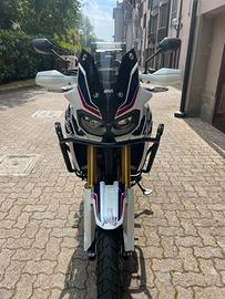Vendi honda africa twin 1000 manuale