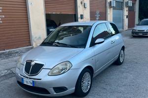 Lancia y