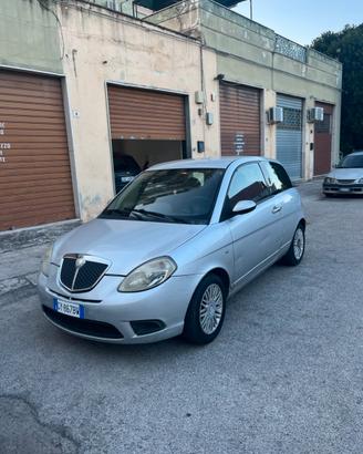 Lancia y