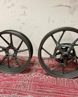 Cerchi in lega r1200gs LC r1250gs