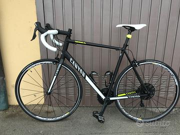 Bici da corsa canyon Al 6.0