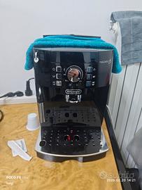 Macchina caffè DeLonghi Magnifica S 