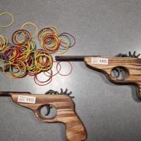 coppia dipistole spara elastici 